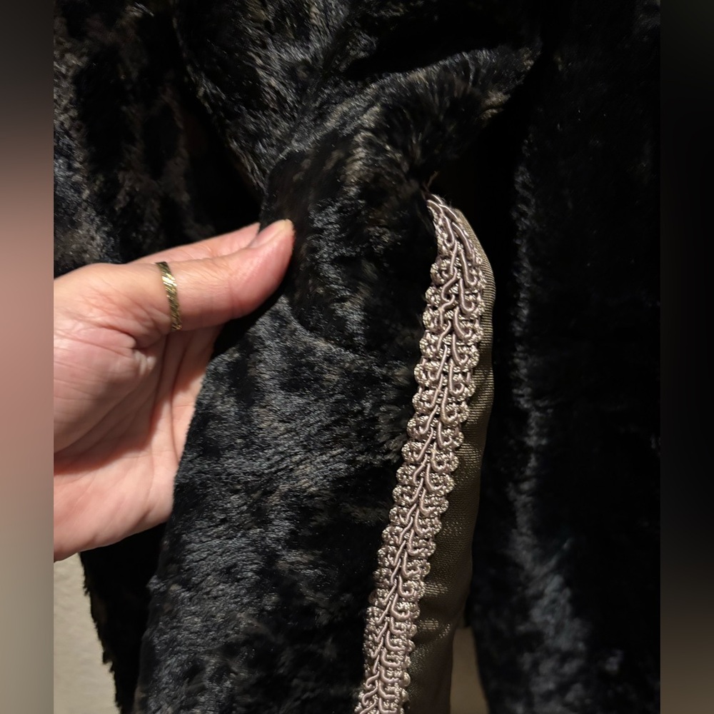 Elegant Black Leopard Print Women's Coat - Picture 4 of 12